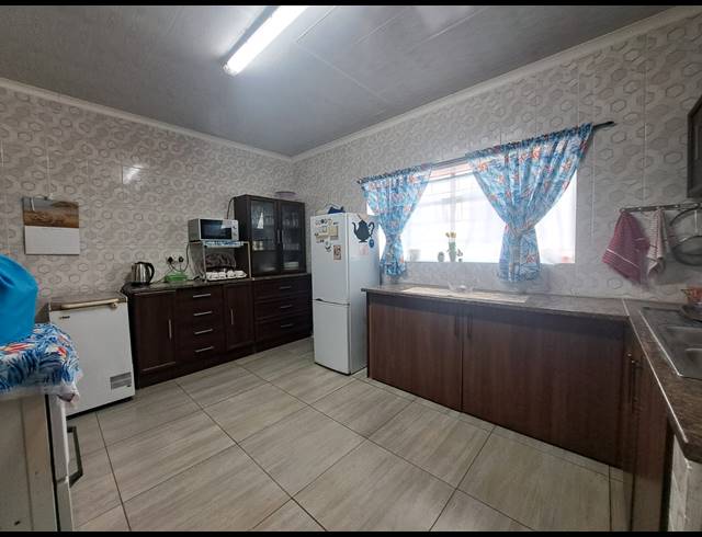 2 BEDROOM HOUSE FOR SALE IN VANDERBIJLPARK SE 1